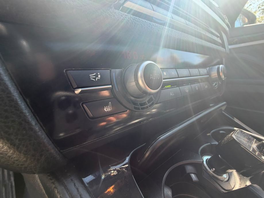 BMW serija 5 Touring 520d automatik, fotografija 10