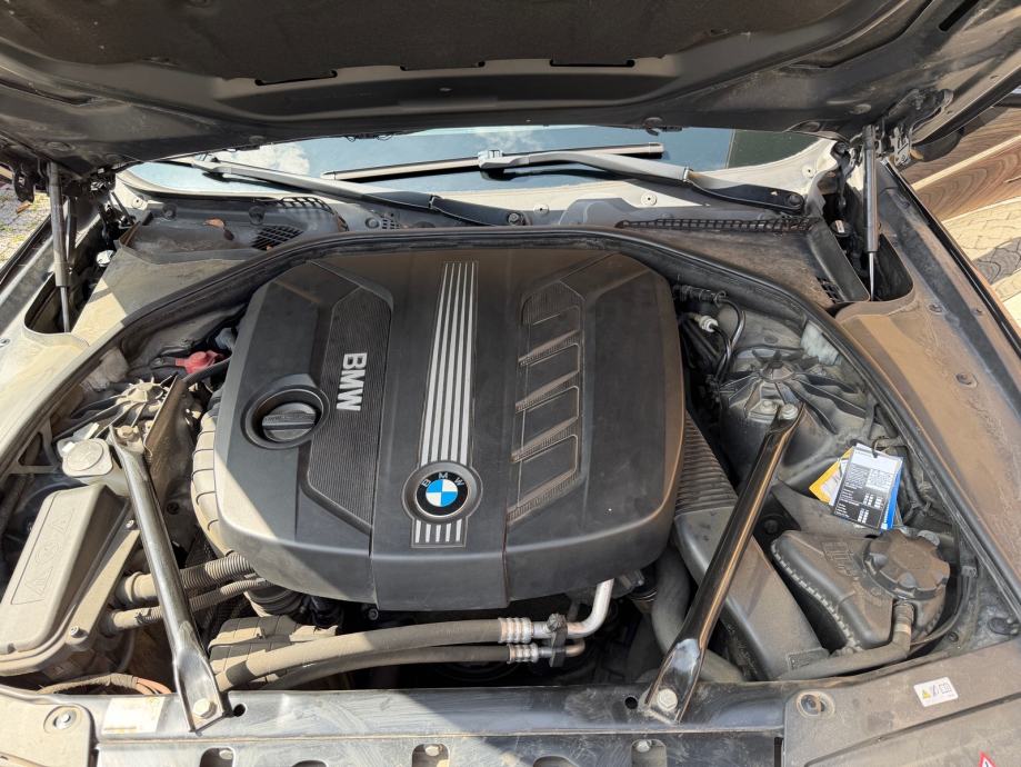 BMW serija 5 Touring 520d,novi lanac, fotografija 13