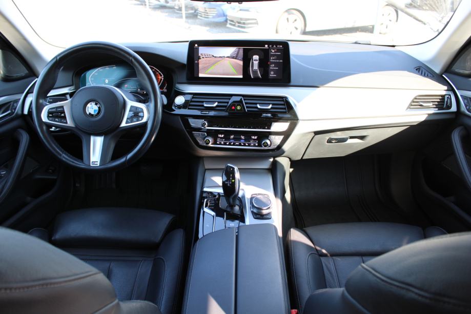 BMW serija 5 Touring: 520d Touring Avt. HLAJ SED ACC HARMAN KAR KAM LE, fotografija 9