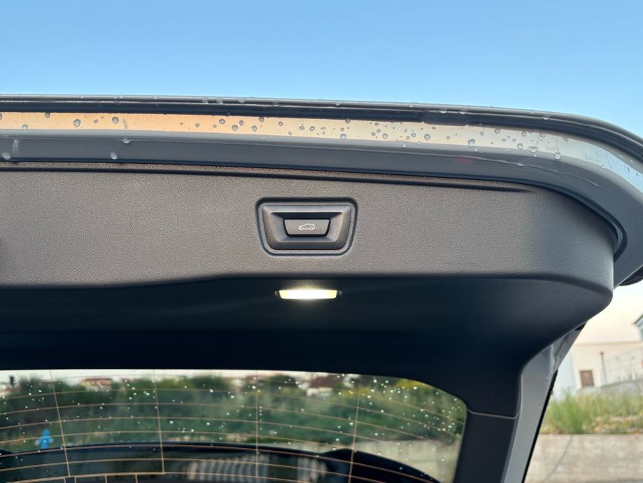 520d x-drive M-sport,pro,iconic glow,pano,HUD, fotografija 10