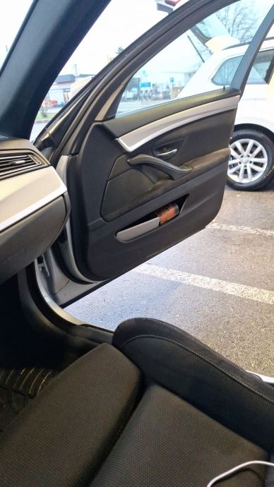 BMW serija 5 Touring 525d automatik, fotografija 10