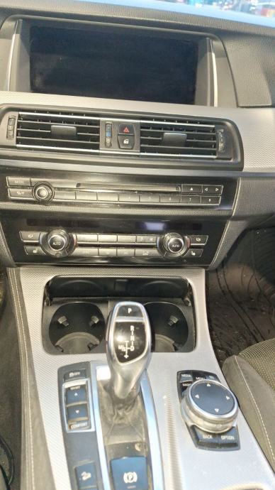 BMW serija 5 Touring 525d automatik, fotografija 12