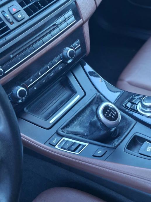 BMW serija 5 Touring 525d, fotografija 6