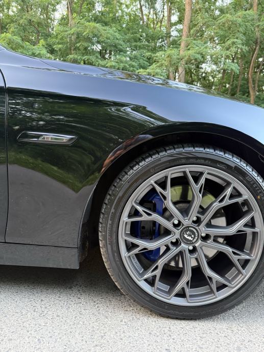 BMW serija 5 Touring 530d automatik, fotografija 3