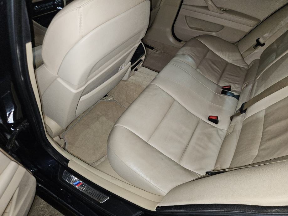 BMW serija 5 Touring 535d automatik, fotografija 16