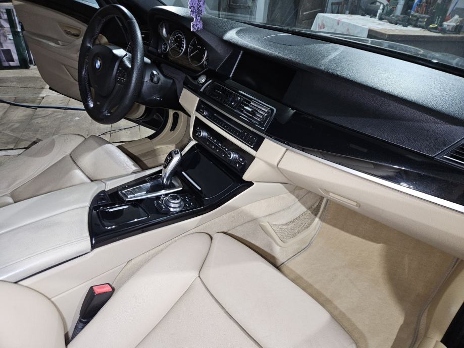 BMW serija 5 Touring 535d automatik, fotografija 14