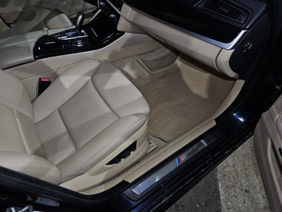 BMW serija 5 Touring 535d automatik, fotografija 18