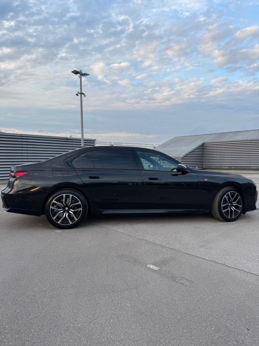 BMW 740d xDrive M Sport | 2023. | 3.0 D | 210 kW | FULL | REG 09/27, fotografija 7