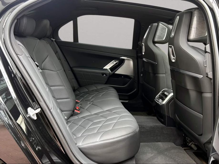 BMW serija 7, 750e automatik 489ks plug in hybrid - u sustavu PDV-a, fotografija 9