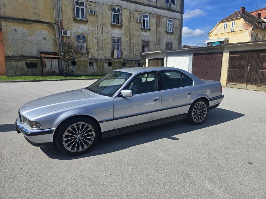 BMW serija 7 E38 740i automatik, fotografija 3