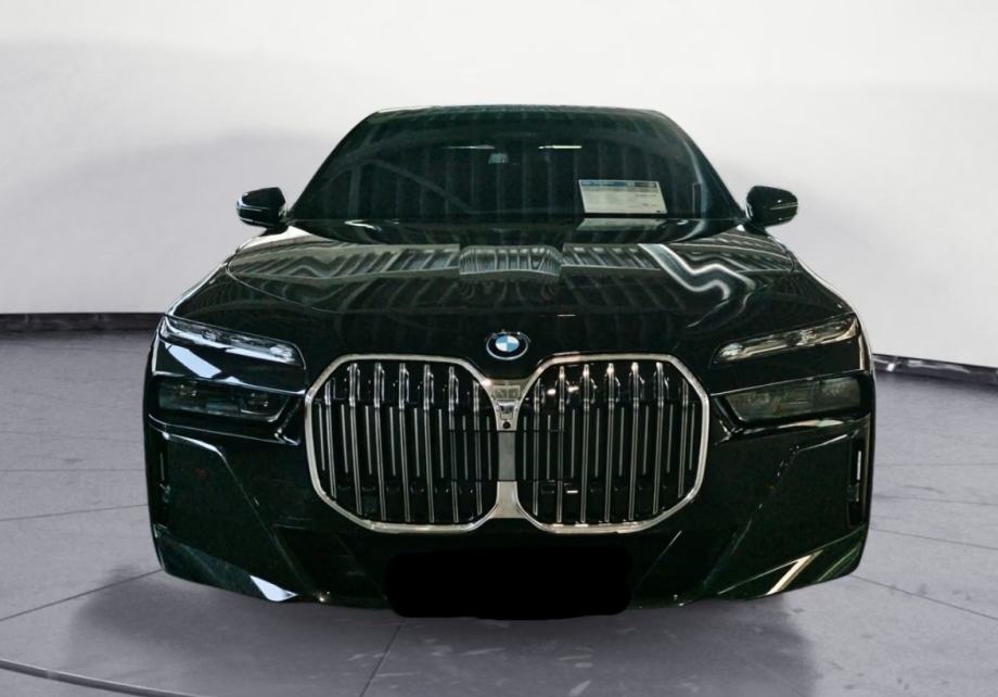 BMW serija 750e xDrive M Sportpaket, fotografija 6
