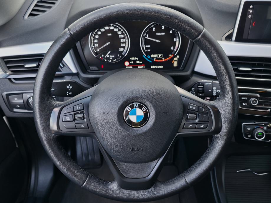 BMW serija X1 sDrive20d Advantage LED•PDC•NAVI•TEMPOMAT•17C•, fotografija 8