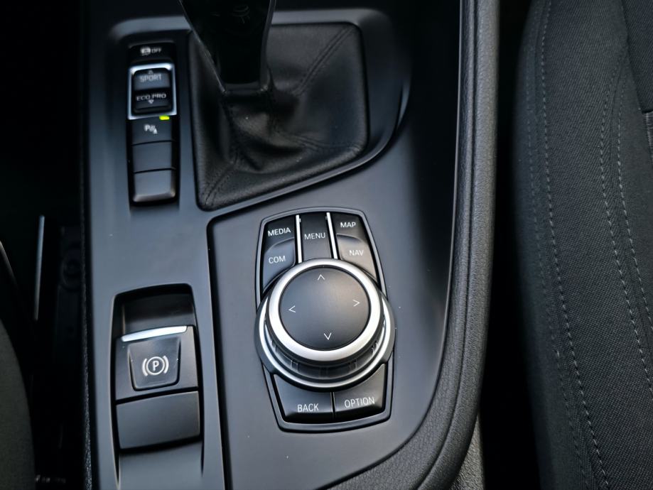 BMW serija X1 sDrive20d Advantage LED•PDC•NAVI•TEMPOMAT•17C•, fotografija 12