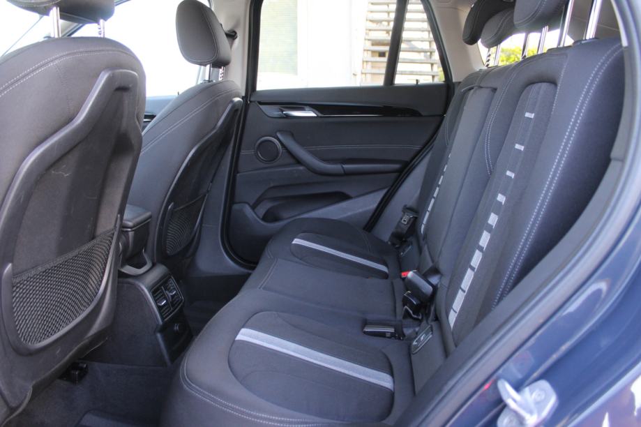 BMW X1 18d, SPORT, ALU 18", LED, NAVIGACIJA, KAMERA, GARANCIJA., fotografija 9