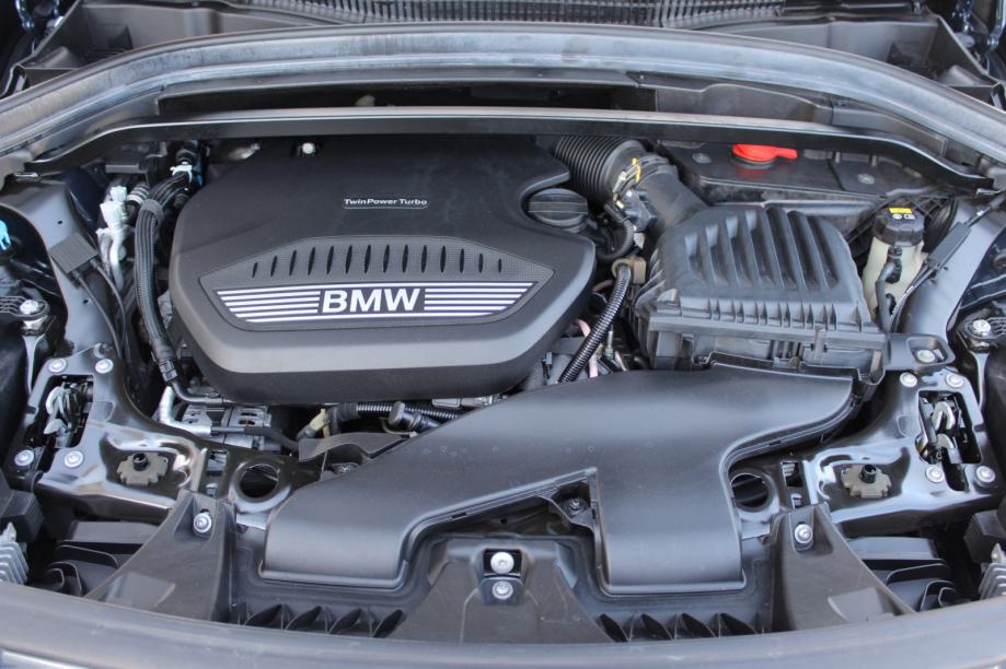 BMW X1 18d, SPORT, ALU 18", LED, NAVIGACIJA, KAMERA, GARANCIJA., fotografija 17