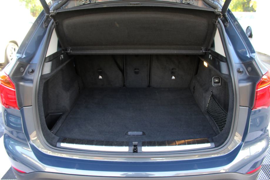 BMW X1 18d, SPORT, ALU 18", LED, NAVIGACIJA, KAMERA, GARANCIJA., fotografija 15