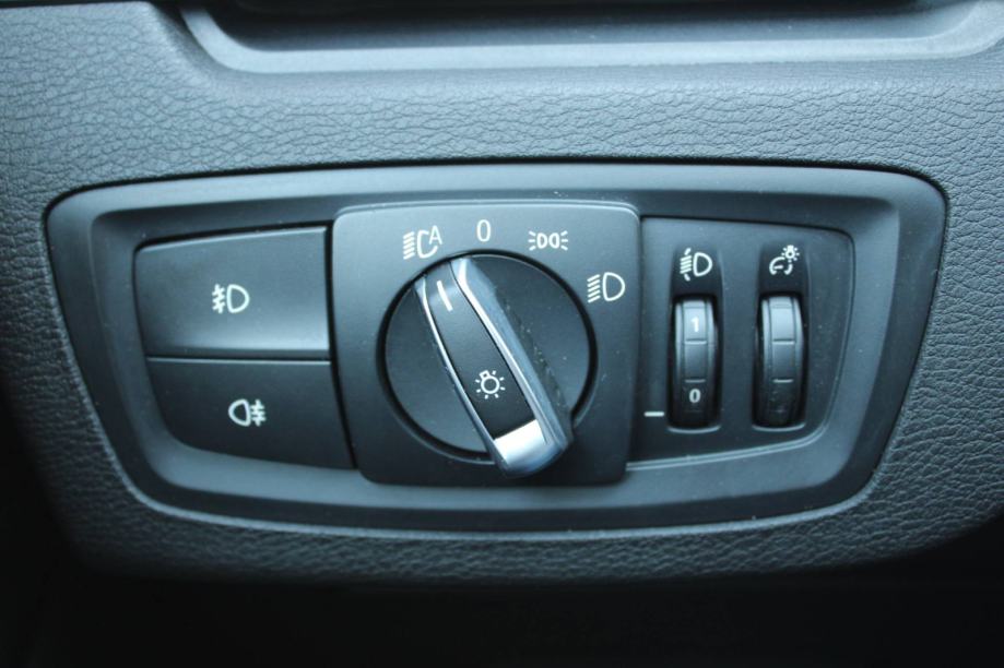 BMW X1 18d AUTOMATIK *LED, NAVIGACIJA* - nije uvoz, fotografija 15