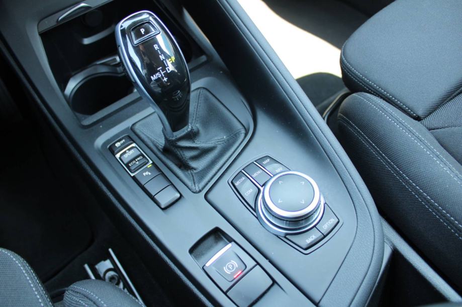 BMW X1 18d AUTOMATIK *LED, NAVIGACIJA* - nije uvoz, fotografija 18