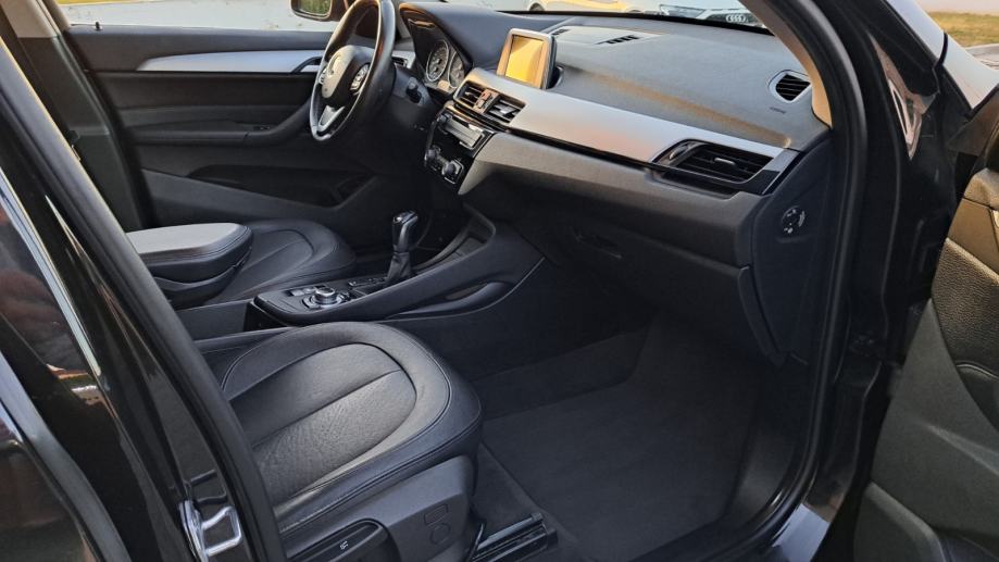 BMW X1 18d XDrive Advantage, fotografija 12