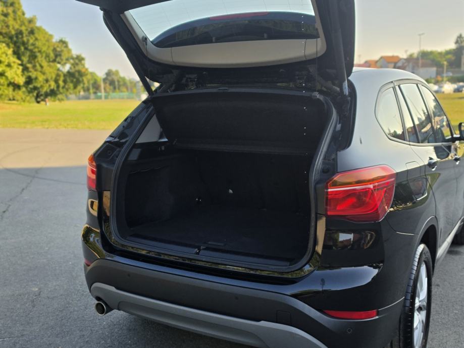 BMW X1 18i, fotografija 8
