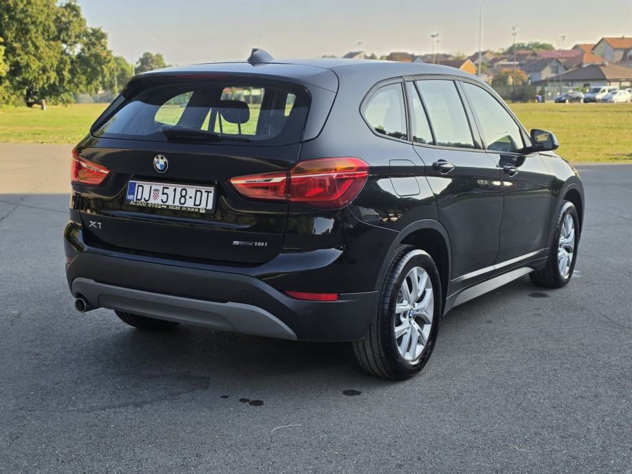 BMW X1 18i, fotografija 6