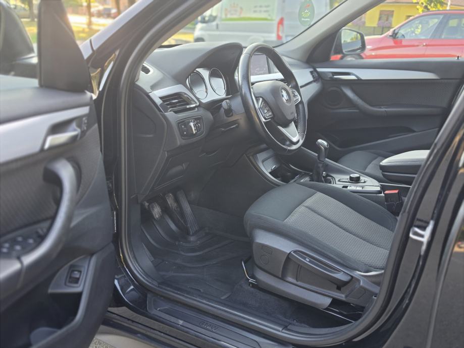 BMW X1 18i, fotografija 12