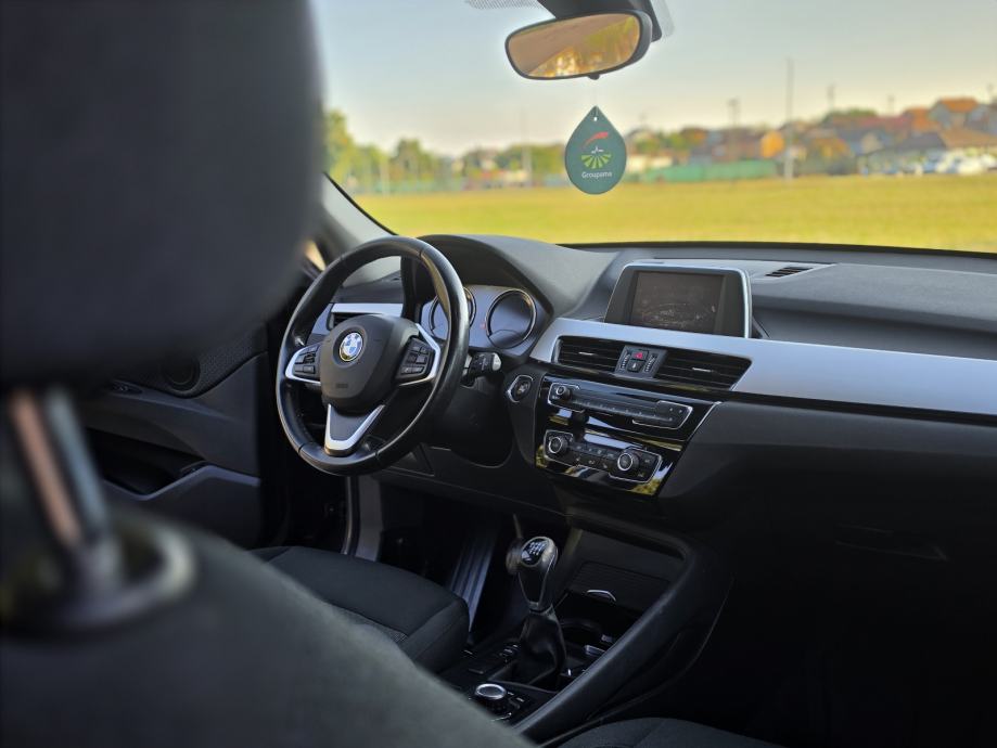 BMW X1 18i, fotografija 13