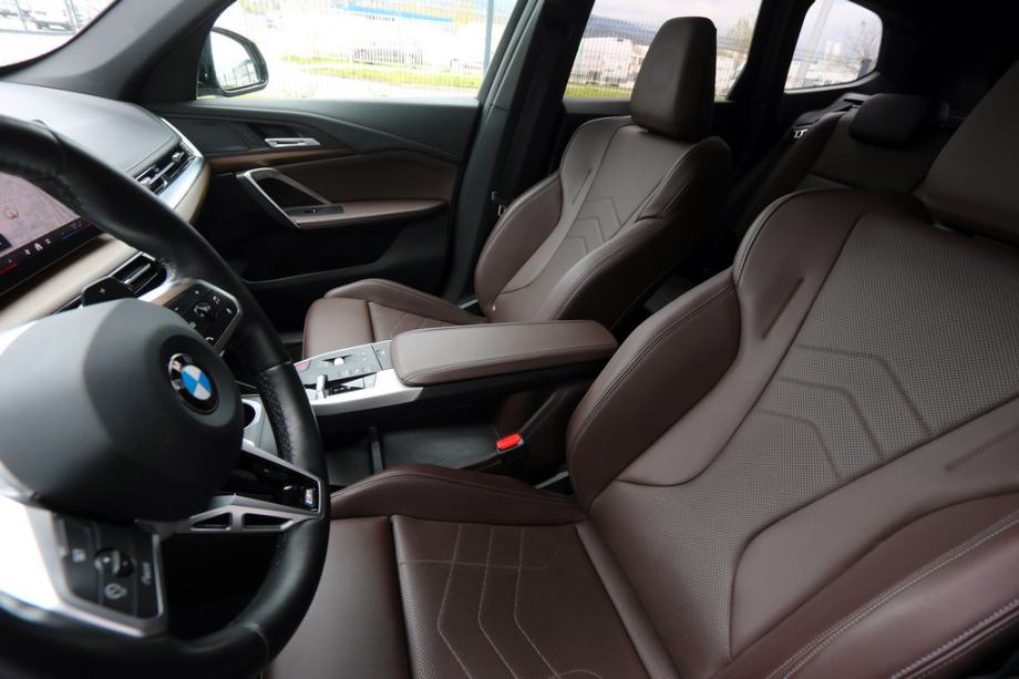 -AKCIJA- BMW X1 2.0 D xDrive 20d 4x4 M-Sportpaket Shadow -Full LED-, fotografija 6