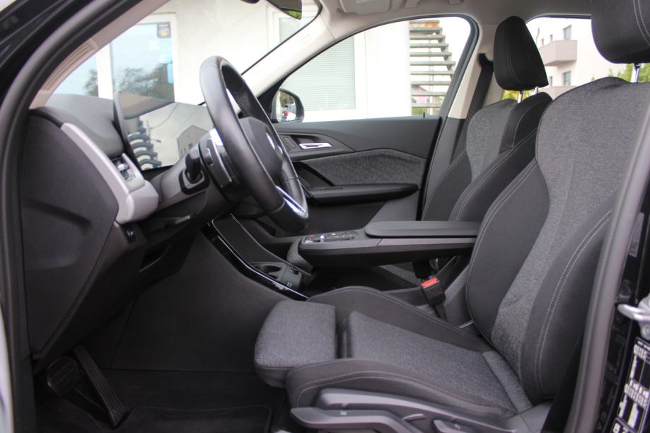 BMW X1 20xd AUTOMATIK, LED, ALU 17", NAVIGACIJA, KAMERA, GARANCIJA., fotografija 8