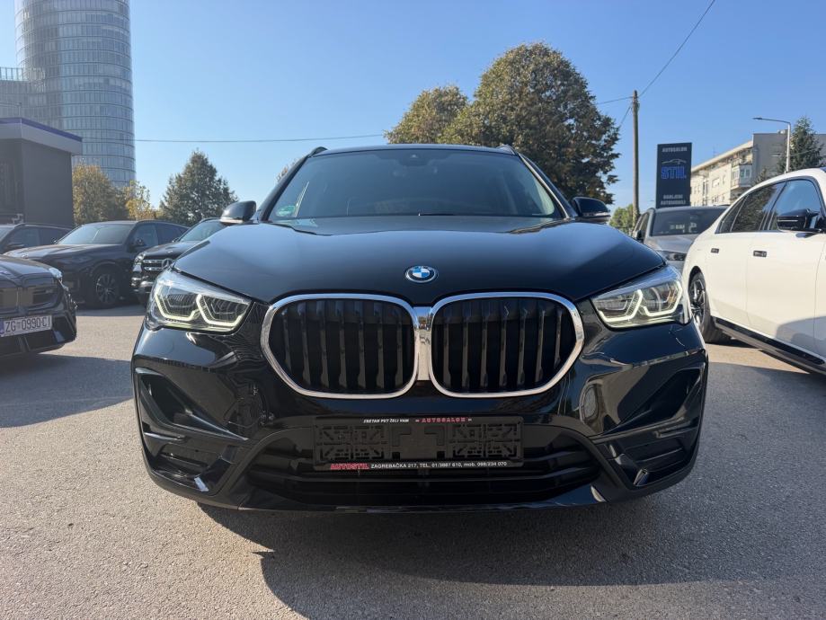 BMW X1 25e Xdrive SPORTLINE **ODLICNO STANJE**, fotografija 2