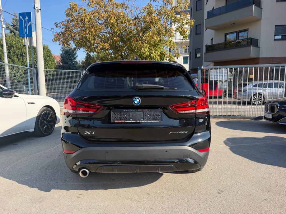 BMW X1 25e Xdrive SPORTLINE **ODLICNO STANJE**, fotografija 6