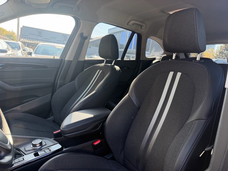 BMW X1 25e Xdrive SPORTLINE **ODLICNO STANJE**, fotografija 12