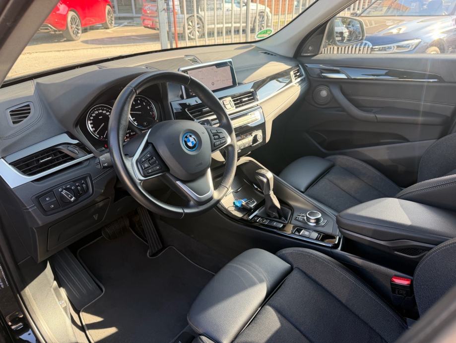 BMW X1 25e Xdrive SPORTLINE **ODLICNO STANJE**, fotografija 8