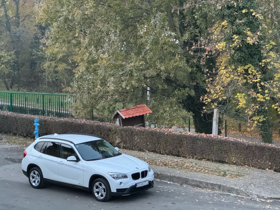 BMW X1 xDrive 1.8 diesel SPORT AUTOMATIK 8 brzina ShadowLine e84, fotografija 3