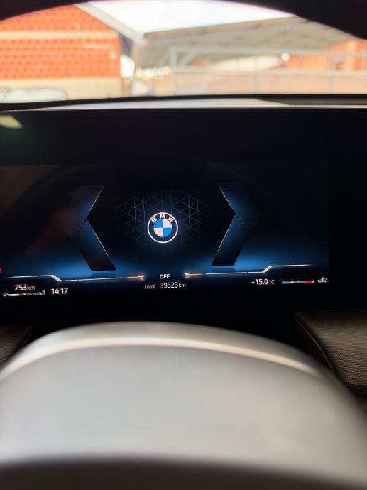 BMW X1 Sdrive 18d, fotografija 7
