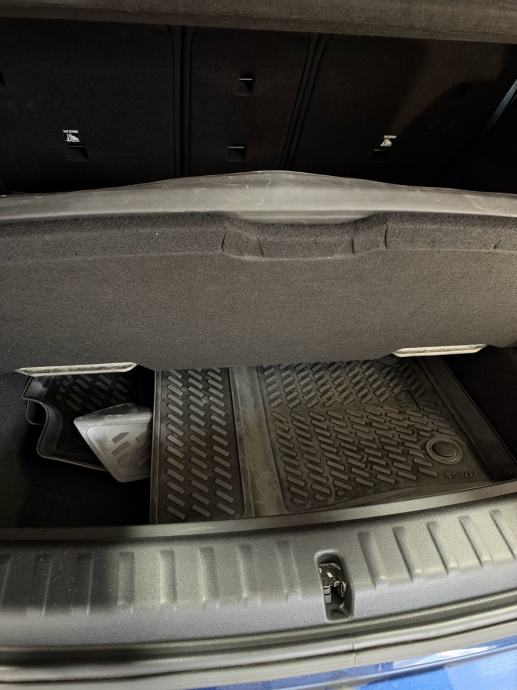 BMW X1 Sdrive 18d, fotografija 10