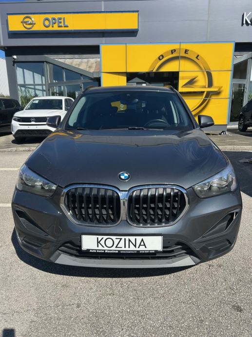 BMW X1 sDrive Advantage; 2 GODINE JAMSTVA, fotografija 2