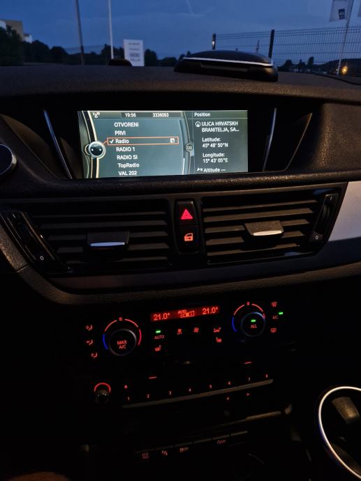 BMW X1 sDrive18d (REGISTRIRAN do 05/2027), fotografija 15