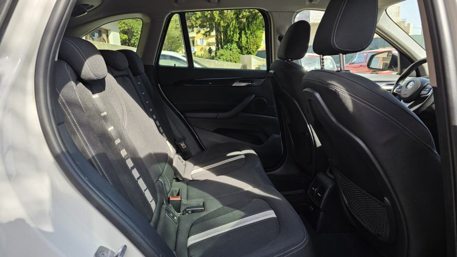 BMW X1 SDRIVE18D 2019 SPORT LINE SERVISNA, fotografija 17