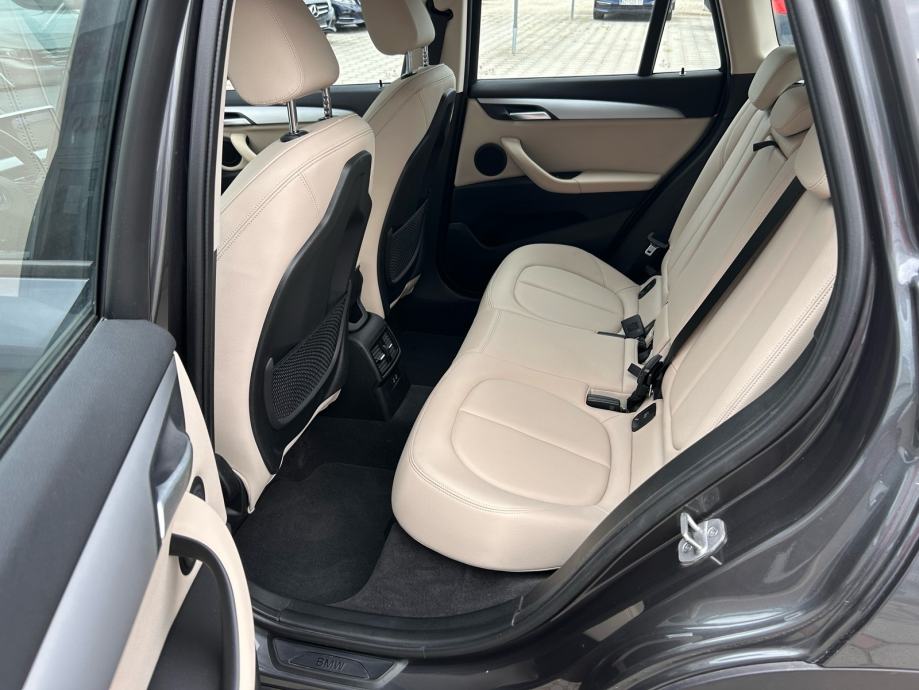 BMW X1 sDrive18d 2021.,AUTOMATIK, SERVISNA, NAVI, GRIJ SJED.,KOŽA, fotografija 12