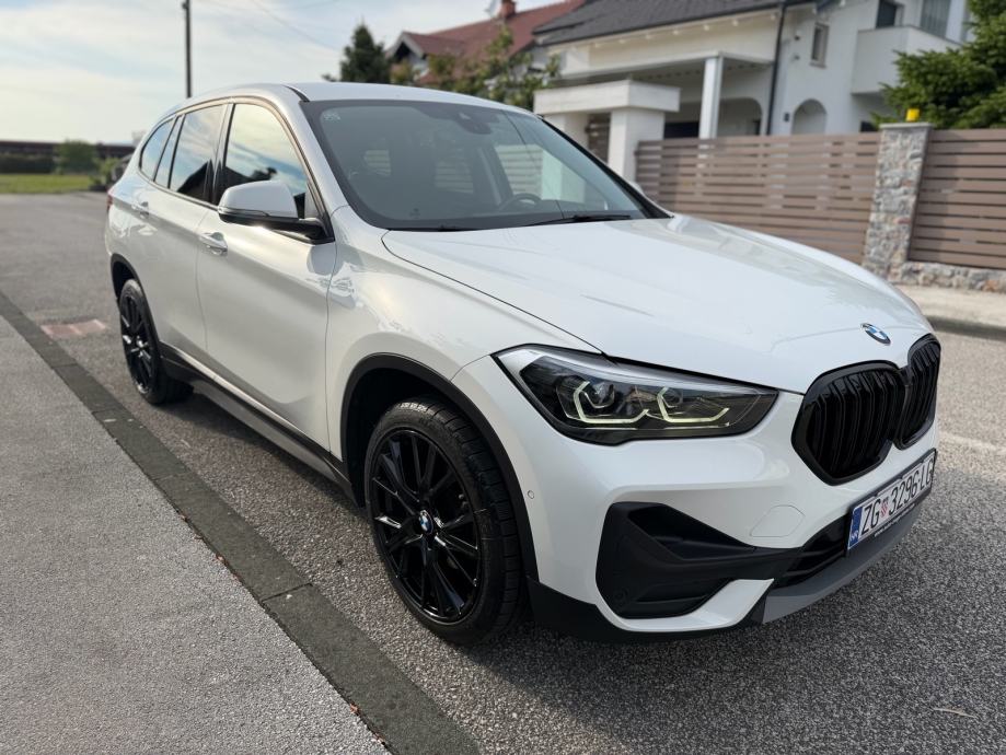 BMW X1 sDrive18d AUTOMATIK,LINE ASSITE,NAVI,PDC,SERVISNA,REGA8/27, fotografija 4