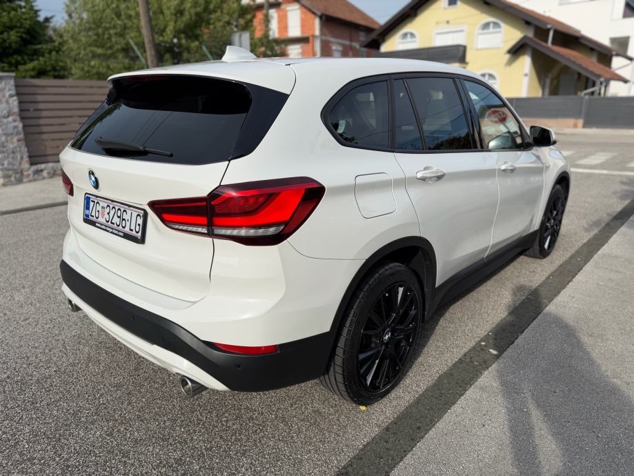 BMW X1 sDrive18d AUTOMATIK,LINE ASSITE,NAVI,PDC,SERVISNA,REGA8/27, fotografija 5