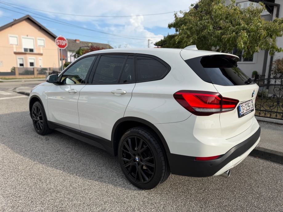 BMW X1 sDrive18d AUTOMATIK,LINE ASSITE,NAVI,PDC,SERVISNA,REGA8/27, fotografija 7