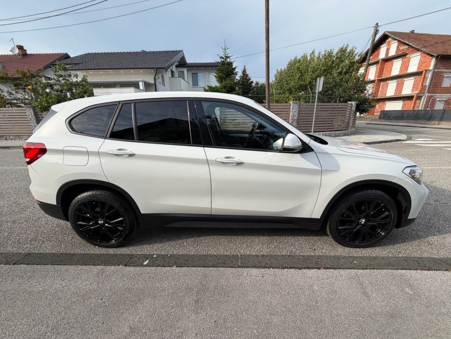 BMW X1 sDrive18d AUTOMATIK,LINE ASSITE,NAVI,PDC,SERVISNA,REGA8/27, fotografija 3