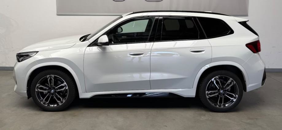 BMW X1 sDrive18d automatik m sport,privacy,panorama,koza, fotografija 9
