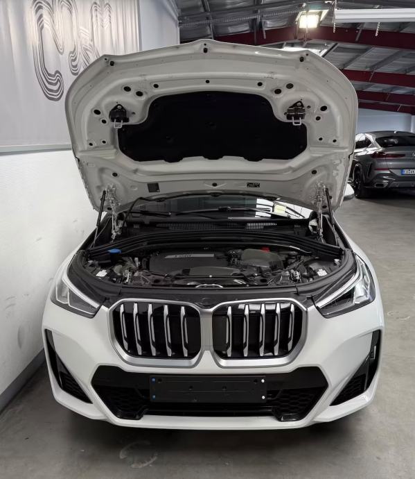 BMW X1 sDrive18d automatik m sport,privacy,panorama,koza, fotografija 4