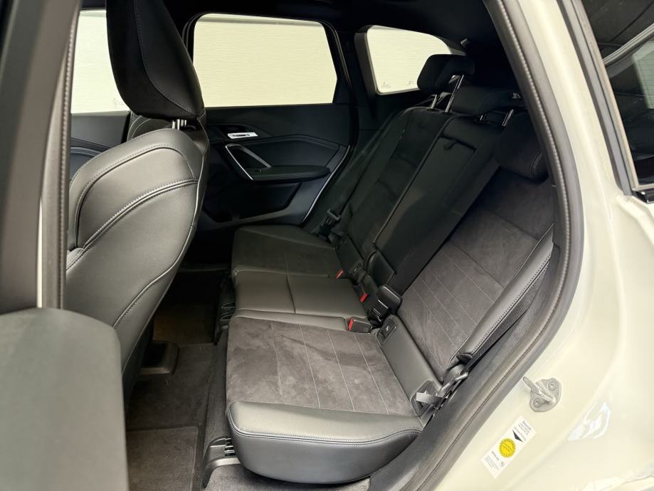 BMW X1 sDrive18d automatik m sport,privacy,panorama,koza, fotografija 8