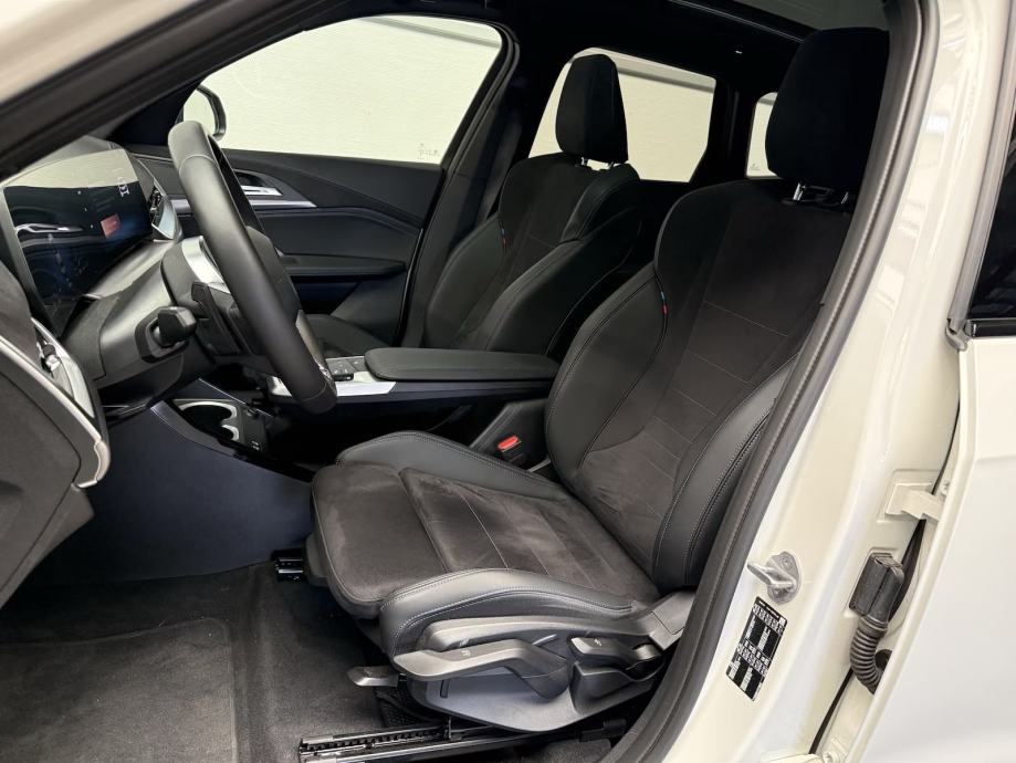 BMW X1 sDrive18d automatik m sport,privacy,panorama,koza, fotografija 10