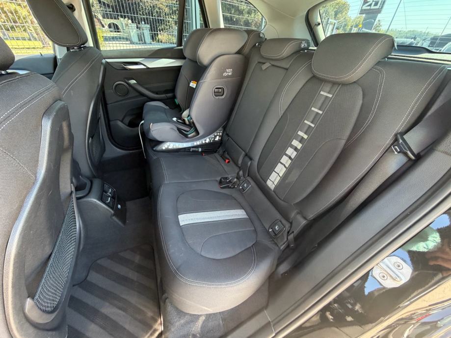BMW X1 sDrive18d *Automatik* REG BiXenon LED Kamera Navi R17 Servisna, fotografija 16
