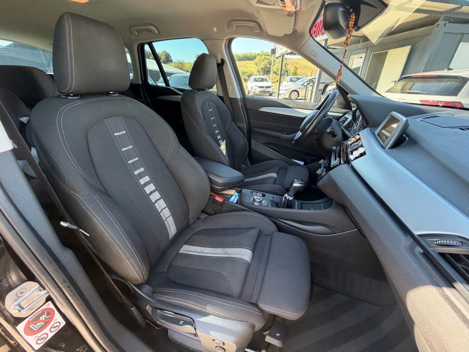 BMW X1 sDrive18d *Automatik* REG BiXenon LED Kamera Navi R17 Servisna, fotografija 15